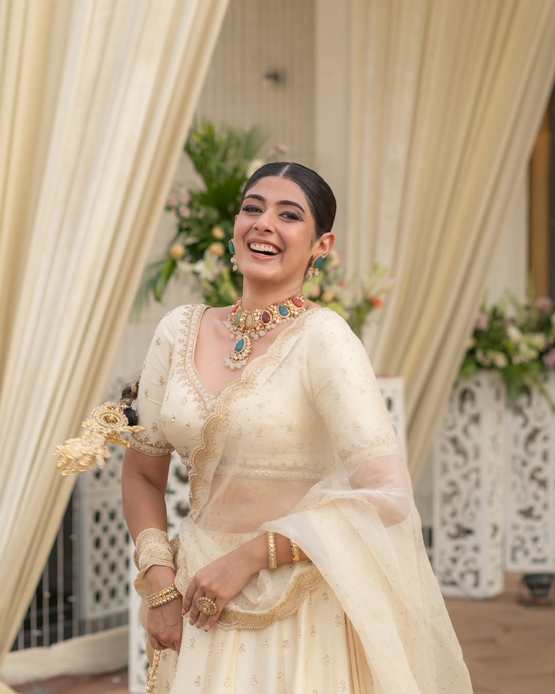 Soundarya Thakur in Navratan Moissanite set