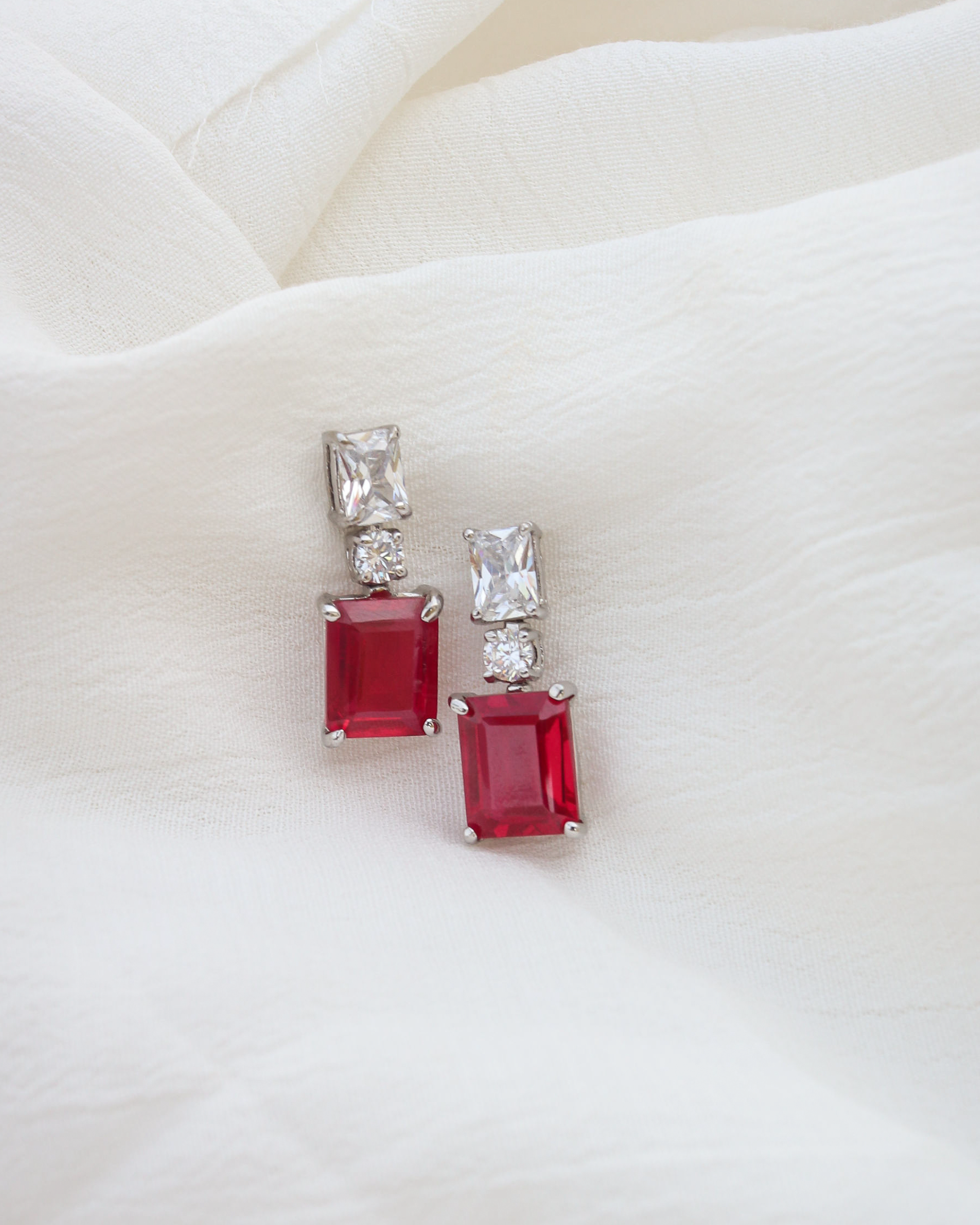 Isla Earrings - Red