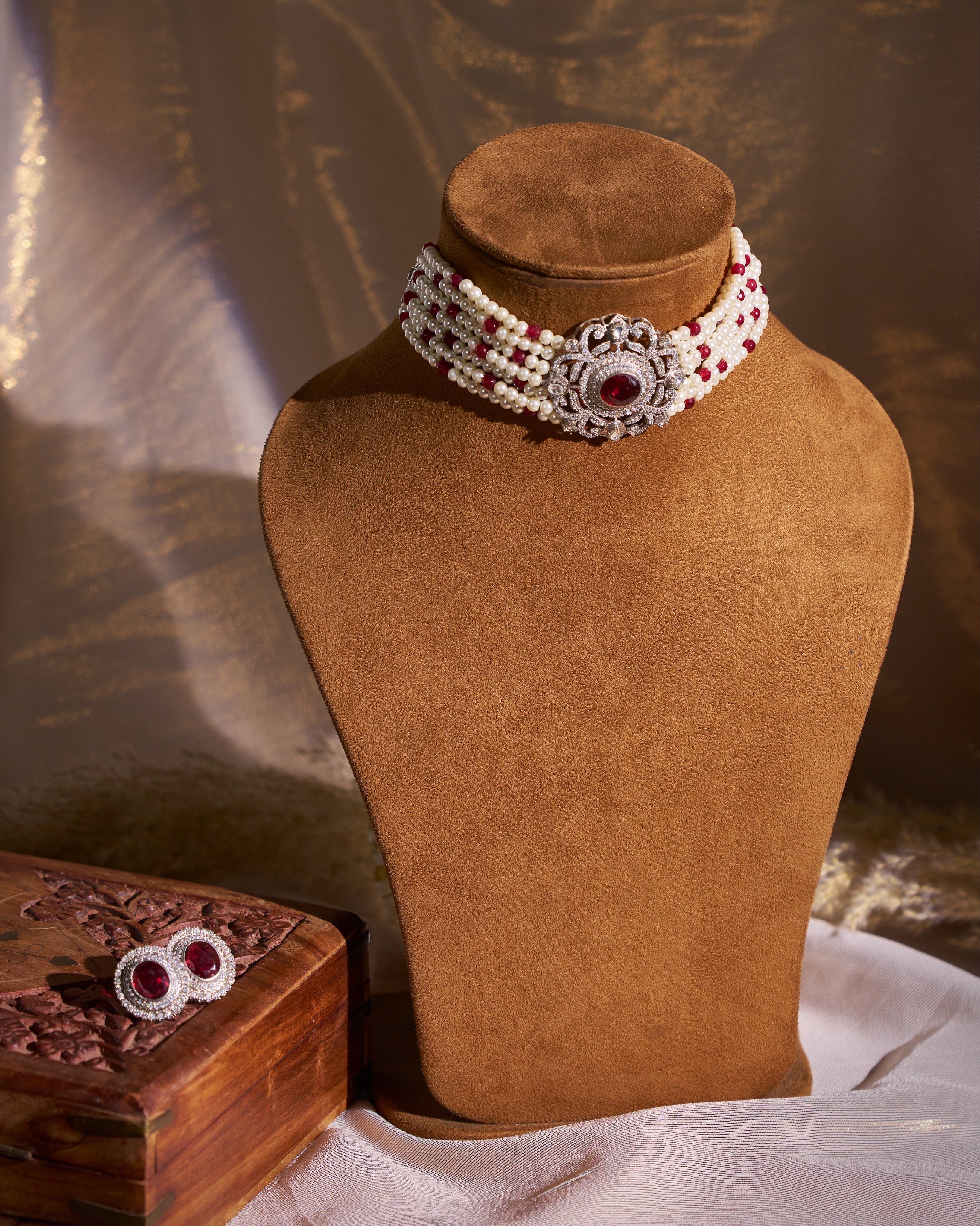 Vatsi Necklace Set