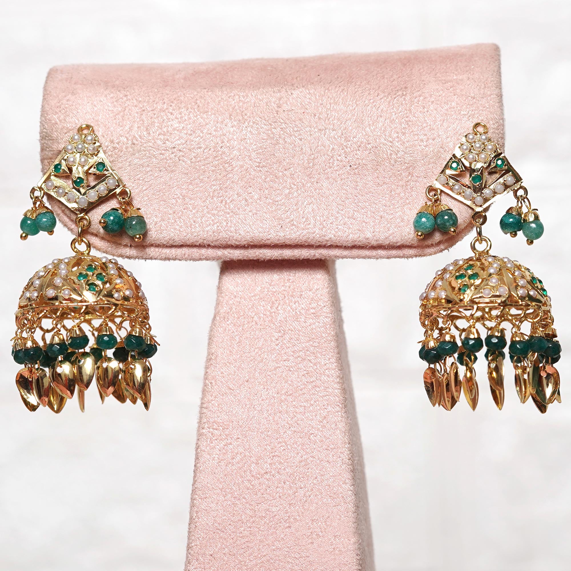 Jhilmil Jhumka With Peepal Patti