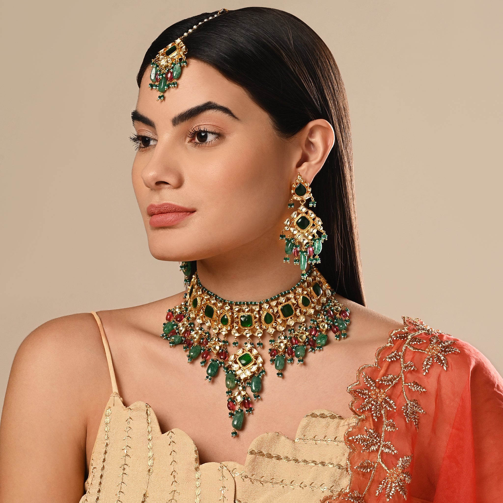 Abhuti Necklace Set