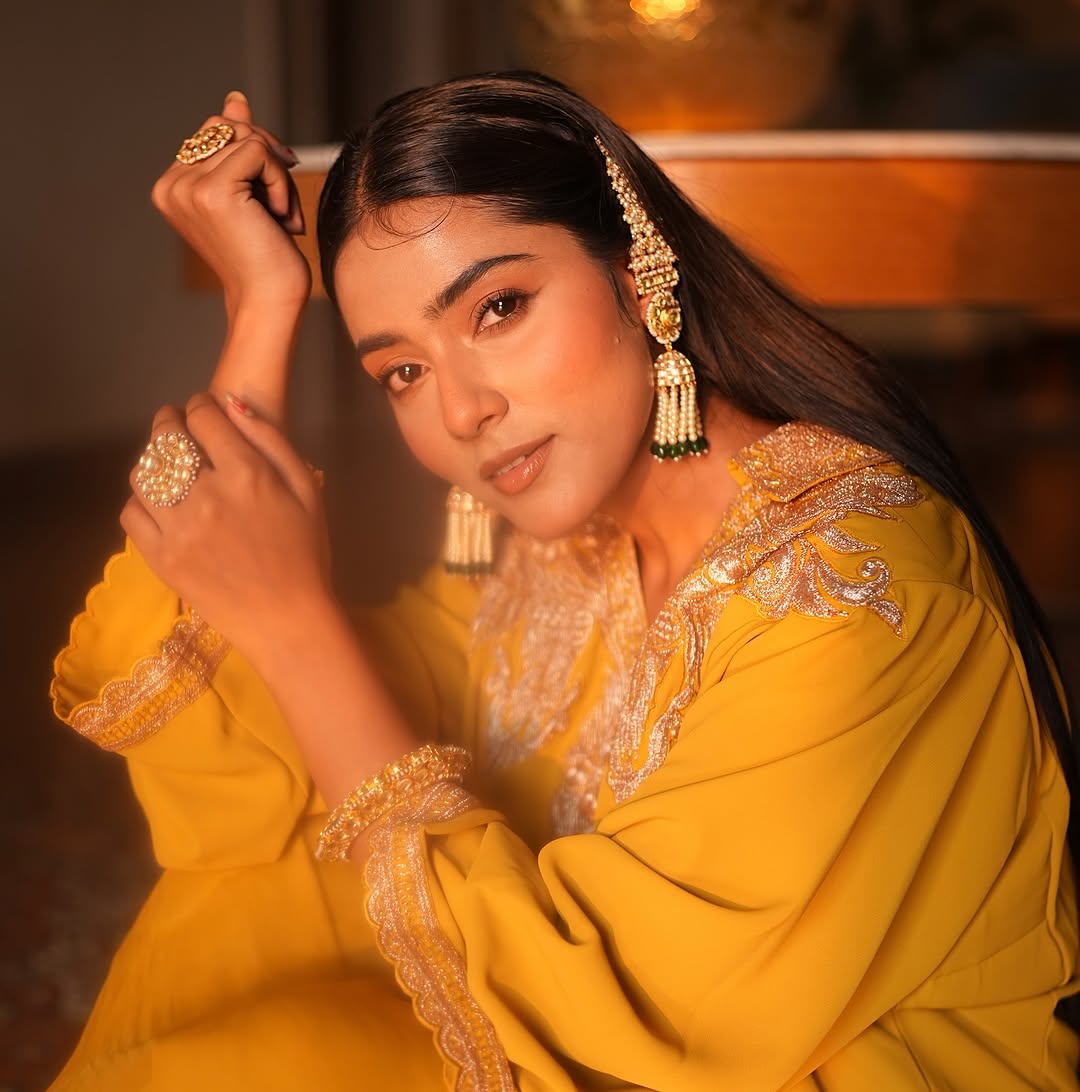 Asmeet Sehra in Patiala Earrings