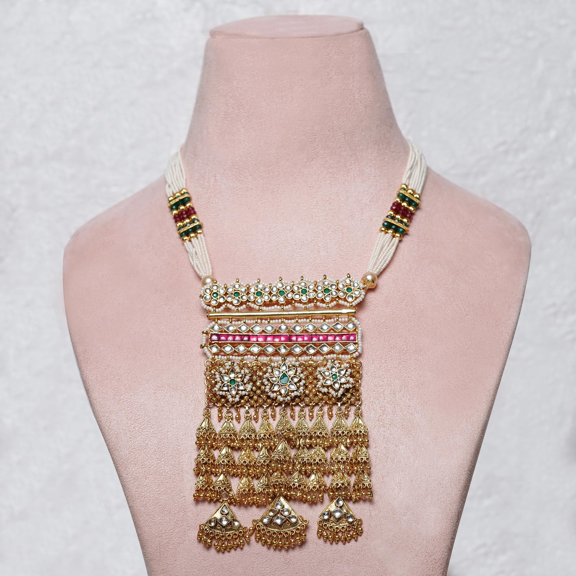 Nimrat Necklace Set