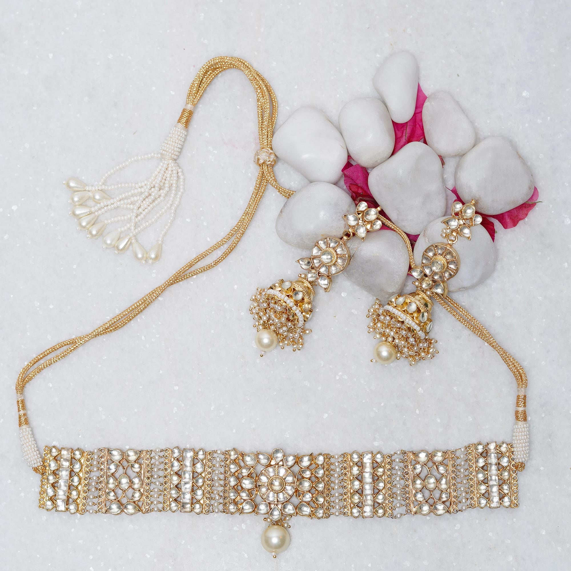 Menaha Choker Set